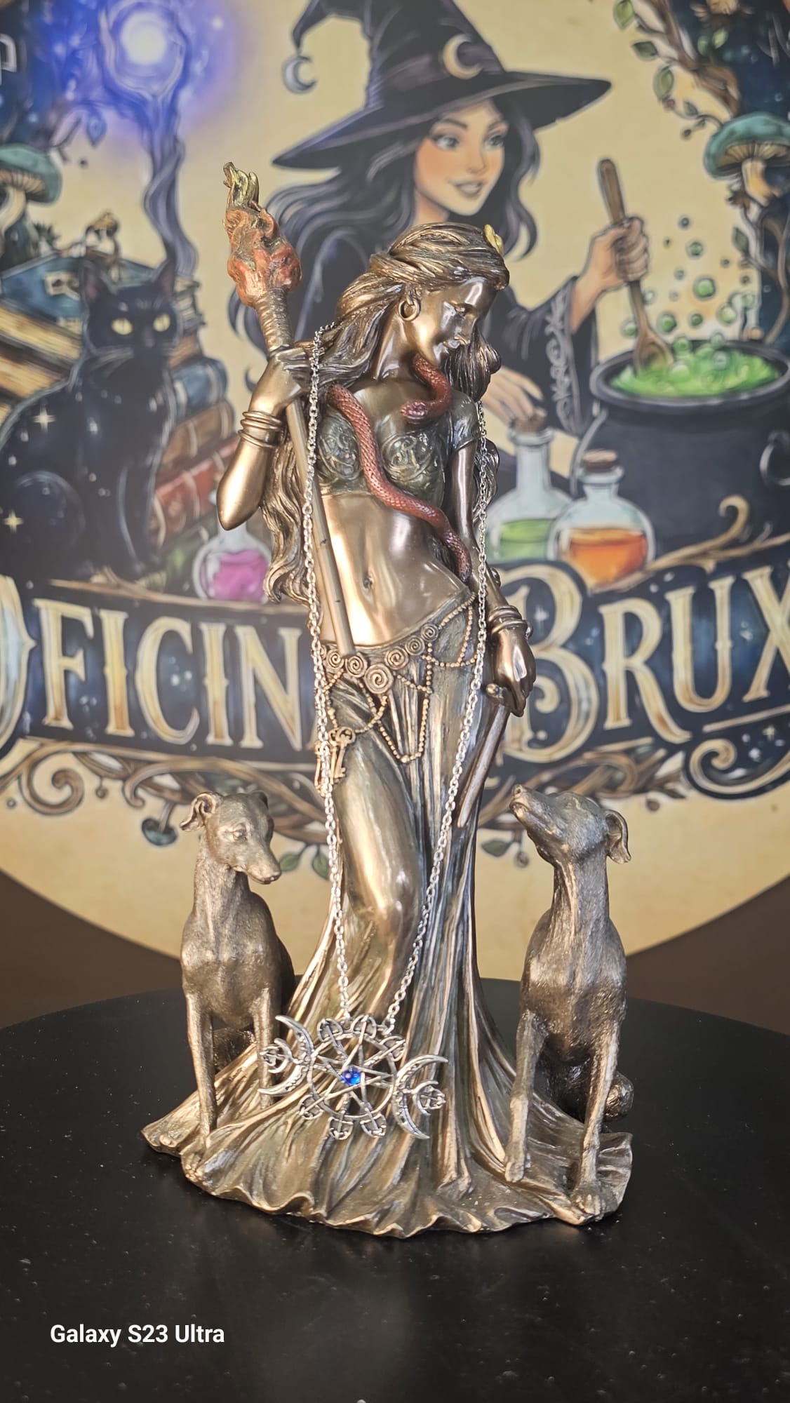Hecáte em bronze